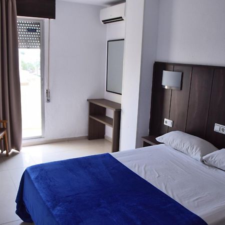 Hotel Niza Salou Kültér fotó